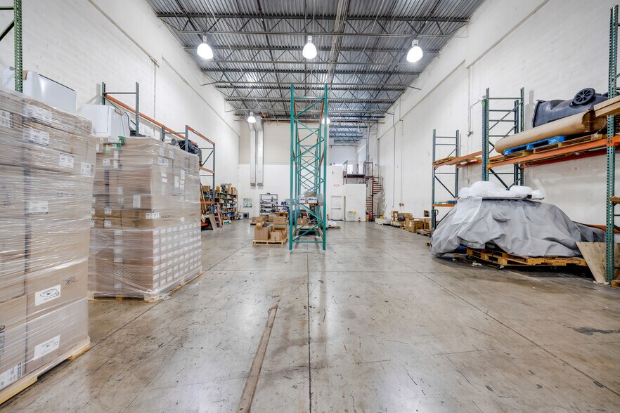 More Photos Of 3301-3389 NW 97th Ave, Miami Warehouse For Lease