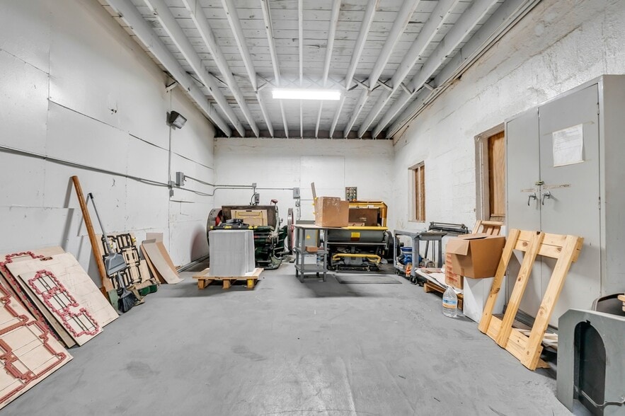 More Photos Of 1080 E 24th St, Hialeah Warehouse For Sale