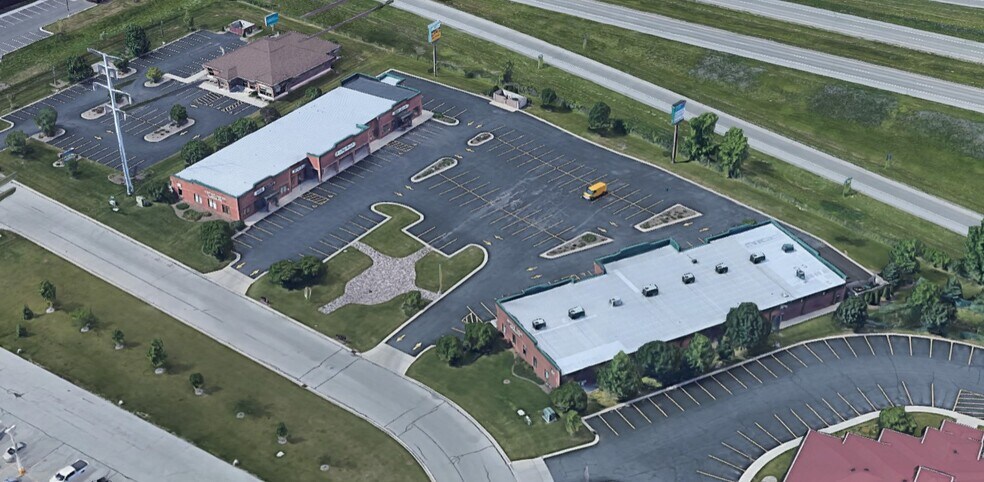More Photos Of 2625 Development Dr, Green Bay Storefront Retail Office For Lease