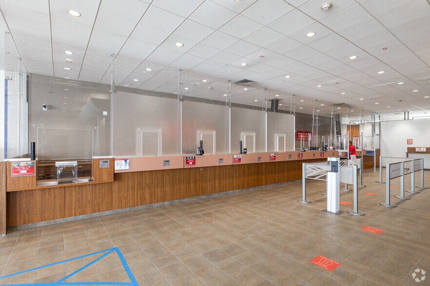 More Photos Of 60 Hempstead Ave, West Hempstead Coworking Space