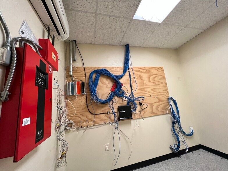 More Photos Of 1416 W 7th Ave, Eugene Freestanding For Lease