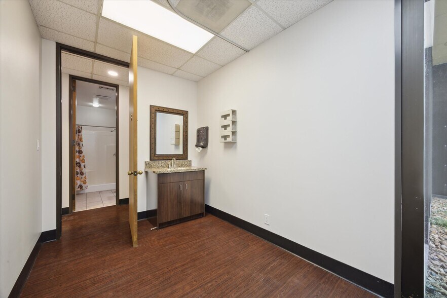 More Photos Of 560 Blossom St, Webster Medical For Lease