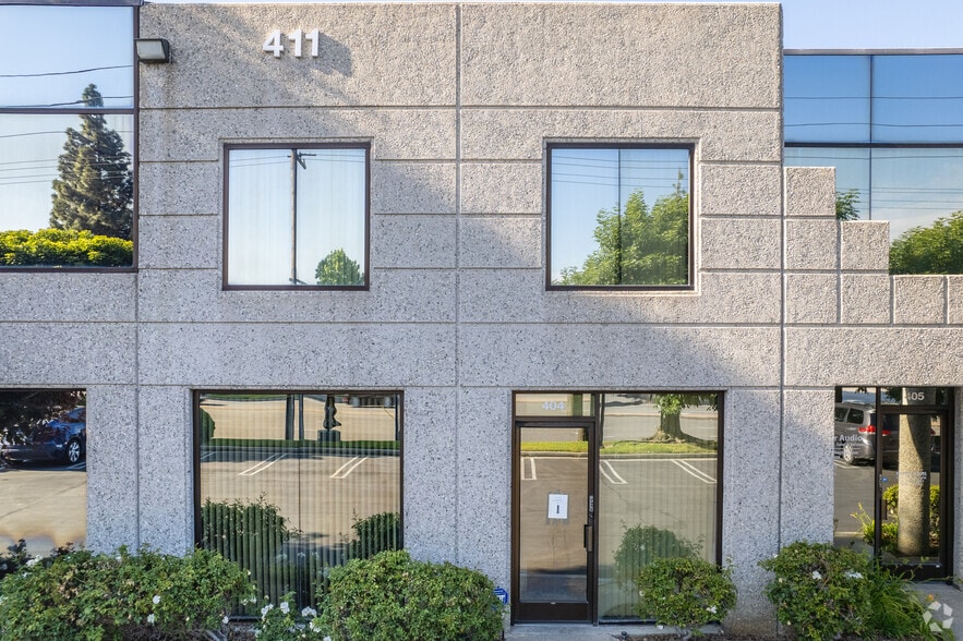 More Photos Of 471 W Lambert Rd, Brea Unknown For Lease