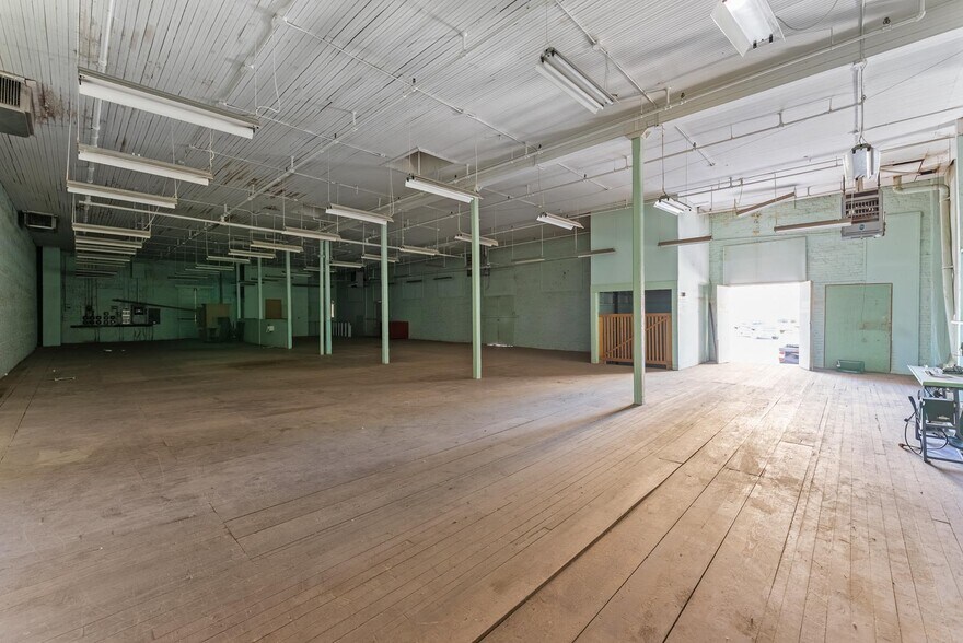 More Photos Of 200 S Stanton St, El Paso General Retail For Sale