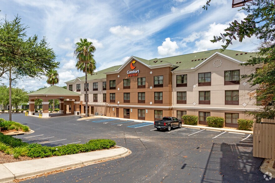 More Photos Of 1026 Apalachee Pky, Tallahassee Hotel For Sale