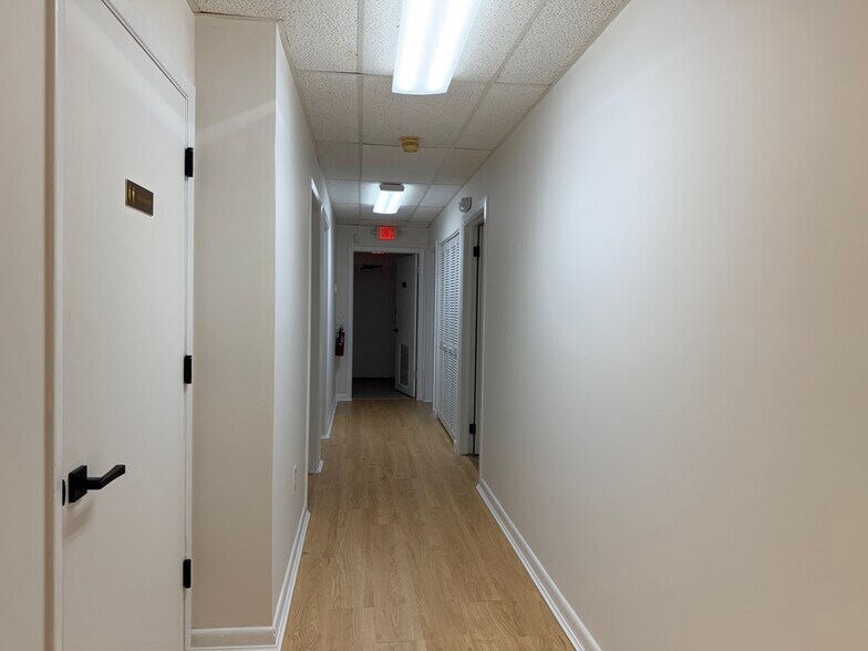 More Photos Of 6725 Cedarridge Dr, Zephyrhills Medical For Lease