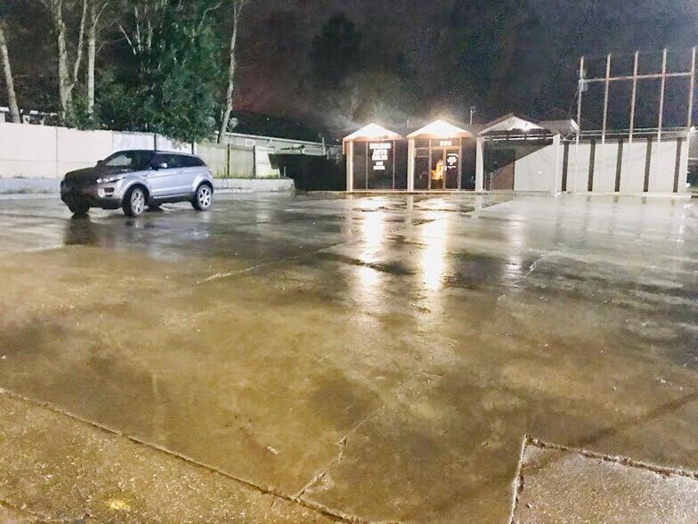 More Photos Of 338 Gordon St, Bremen Service Station For Sale