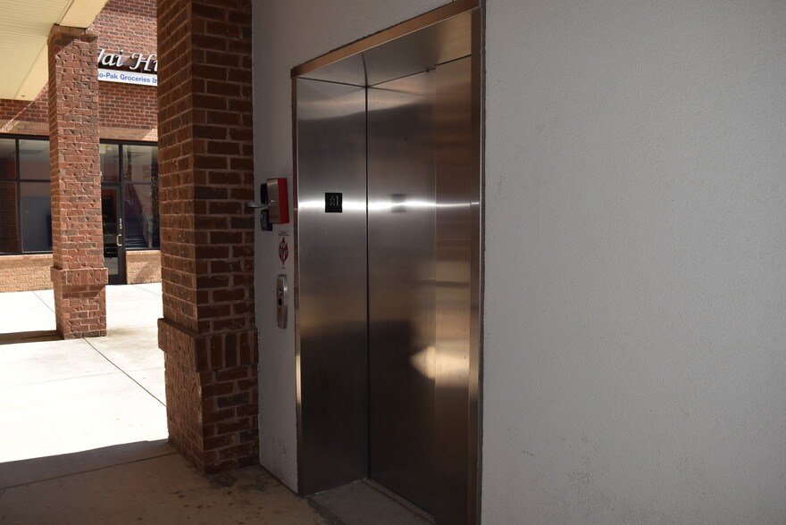 More Photos Of 5725 State Bridge Rd, Johns Creek Freestanding For Sale