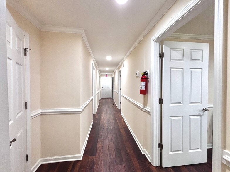 More Photos Of 809 Katie St, Fayetteville Office For Lease