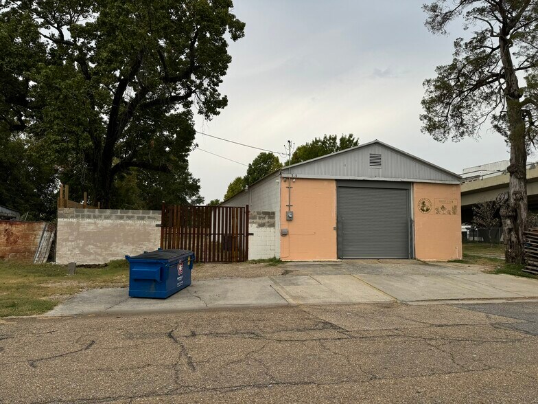 More Photos Of 120 S 14th St, Baton Rouge Warehouse For Sale
