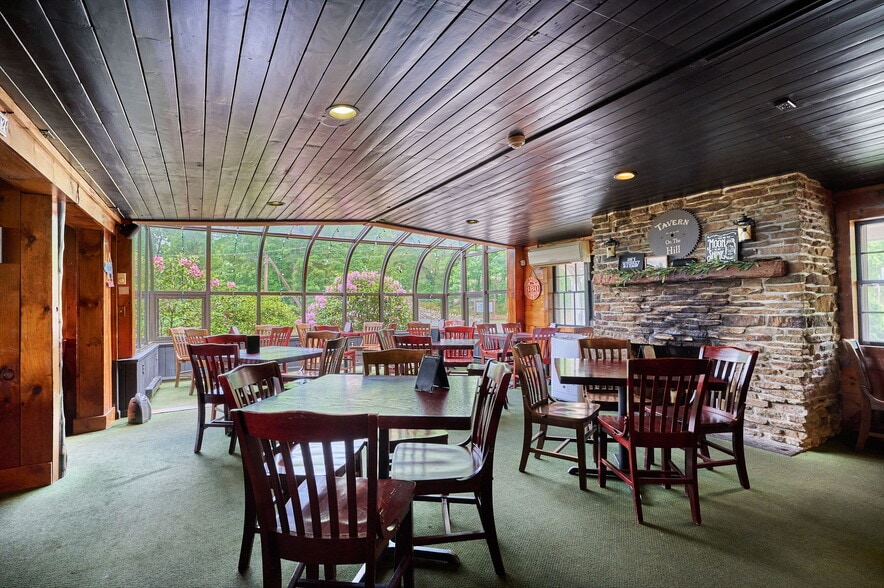 More Photos Of 100 Mountain Rd, Easthampton Restaurant For Sale