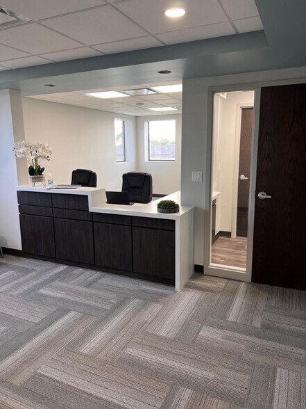 More Photos Of 401 E Gold Coast Rd, Papillion Unknown For Lease