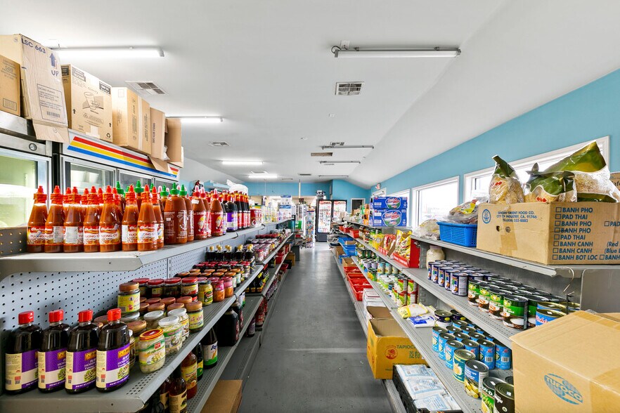 More Photos Of 103 Henderson St, Palacios Convenience Store For Sale