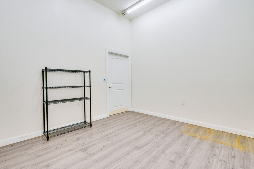 More Photos Of 118 Fairview Ave, Daytona Beach Freestanding For Sale