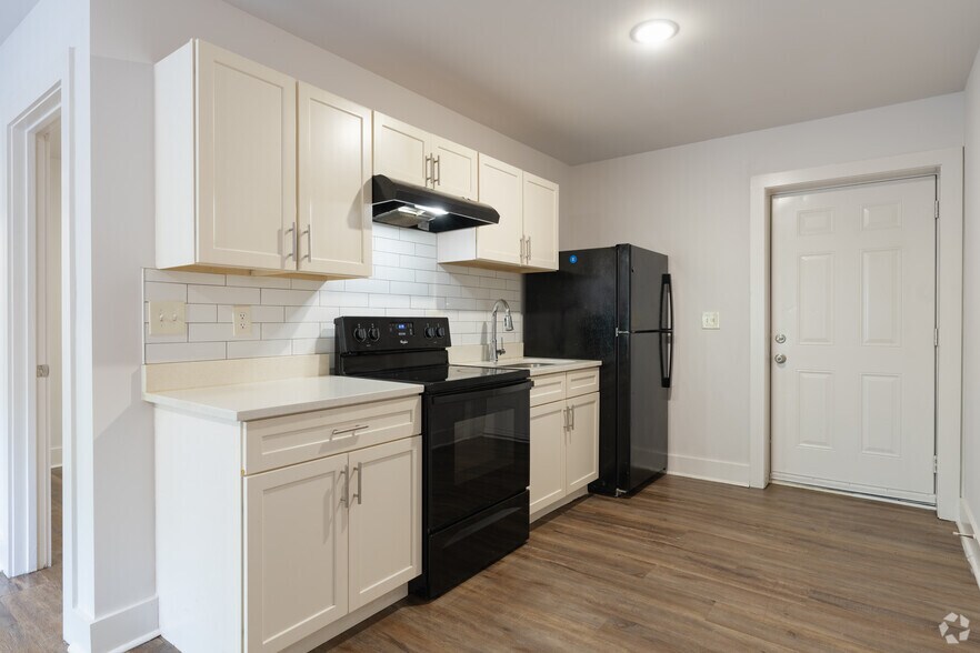More Photos Of 340-352 Dixie Hills Cir, Atlanta Apartments For Sale