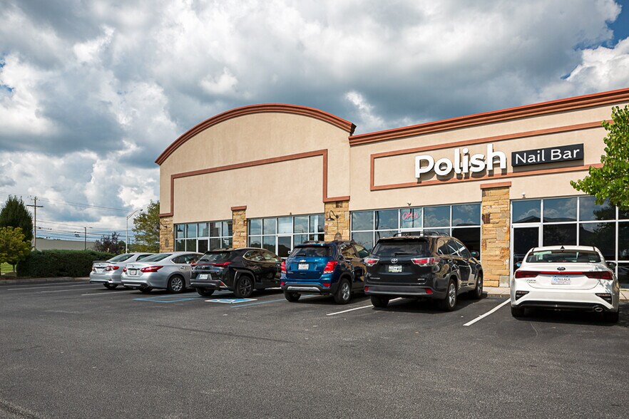 More Photos Of 2637 E Stone Dr, Kingsport Storefront Retail Office For Lease