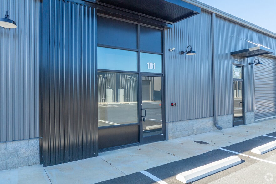 More Photos Of 135 Trade Center Court, Augusta Warehouse For Lease
