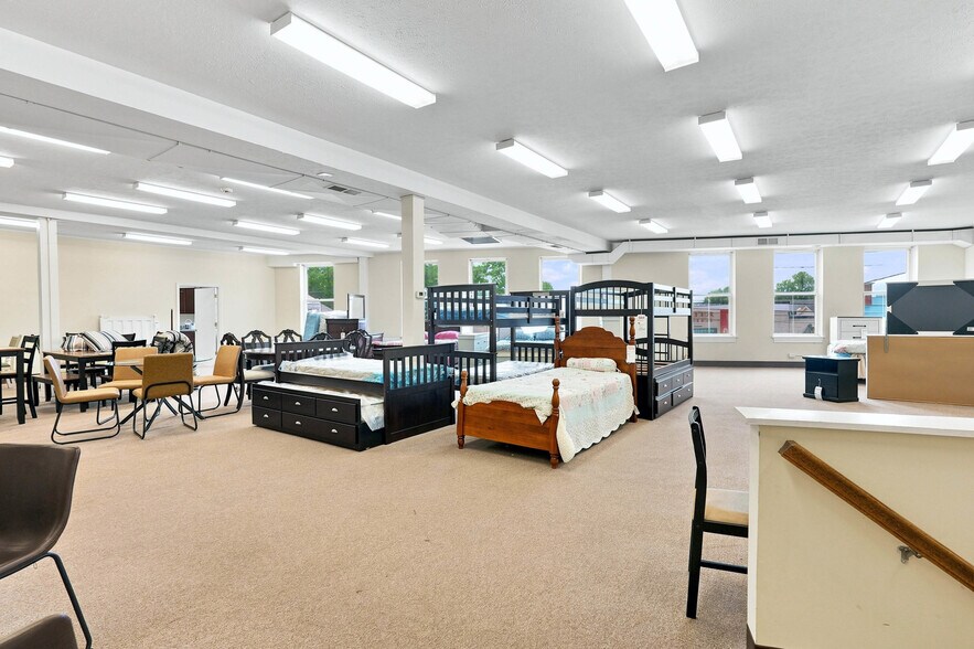 More Photos Of 3506 Memorial Ave, Lynchburg Office For Sale