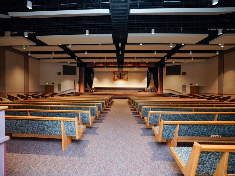 More Photos Of 1850 45th Ave NE, Salem Religious Facility For Lease