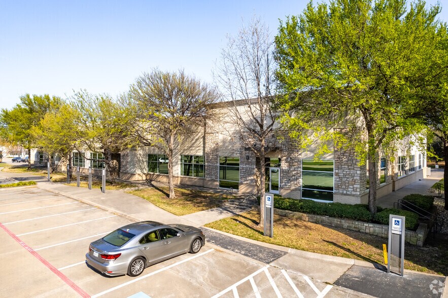 More Photos Of 645 E State Highway 121, Coppell Unknown For Lease