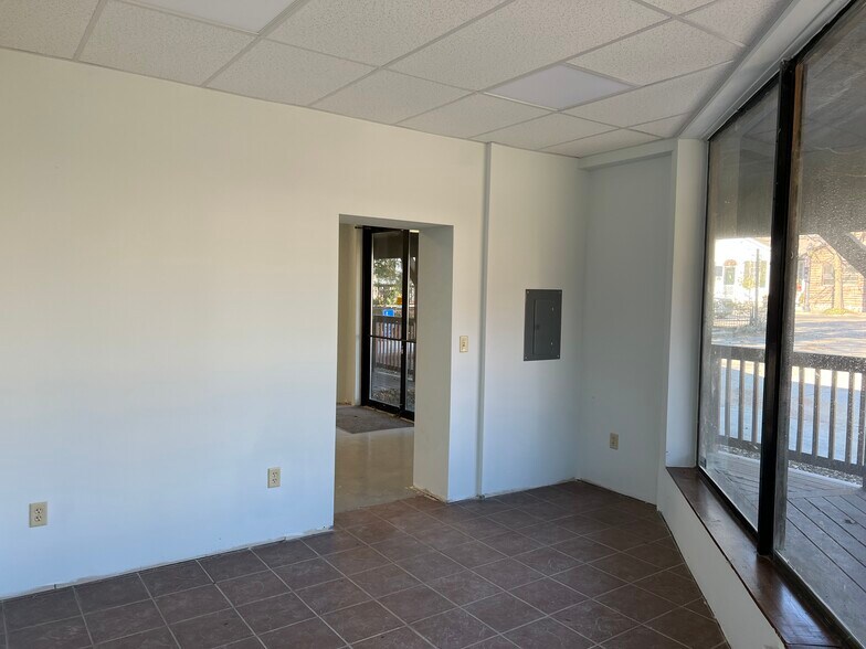 More Photos Of 53 E Market St, Germantown Restaurant For Sale