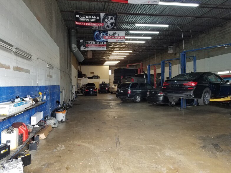 More Photos Of 8395 Euclid Ave, Manassas Park Warehouse For Lease