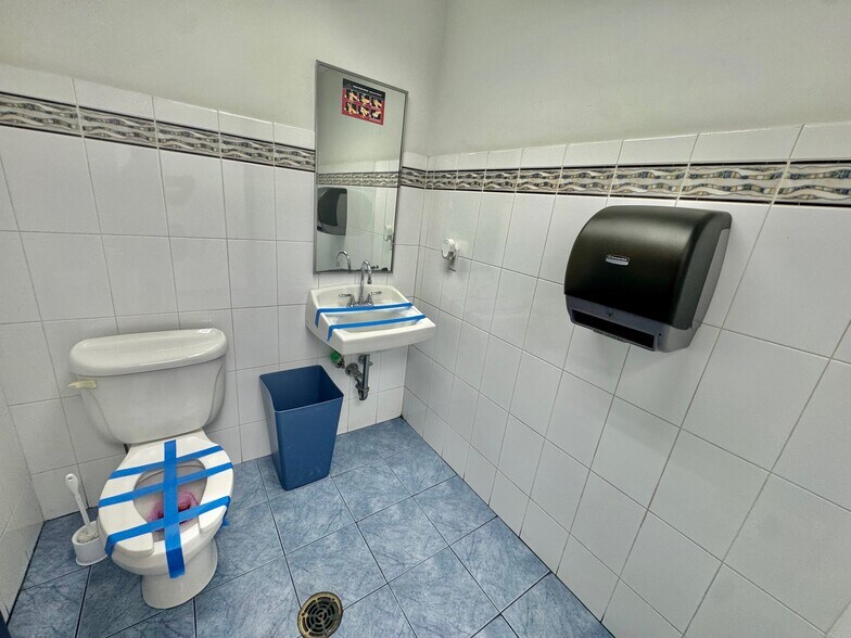 More Photos Of 130 Sheridan Blvd, Inwood Warehouse For Sale