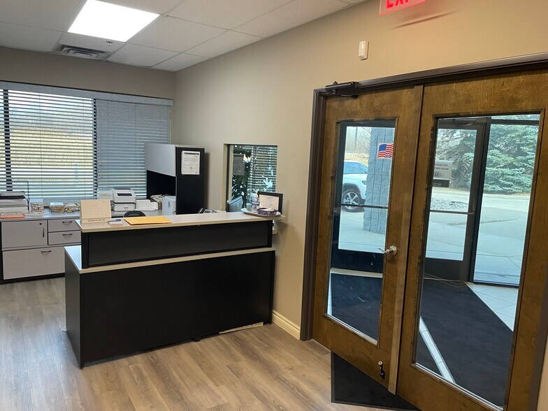 More Photos Of 41800 Executive Dr, Harrison Township Manufacturing For Lease