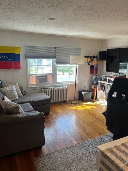 More Photos Of 2 Scott Dyer Rd, Cape Elizabeth Storefront Retail Office For Sale