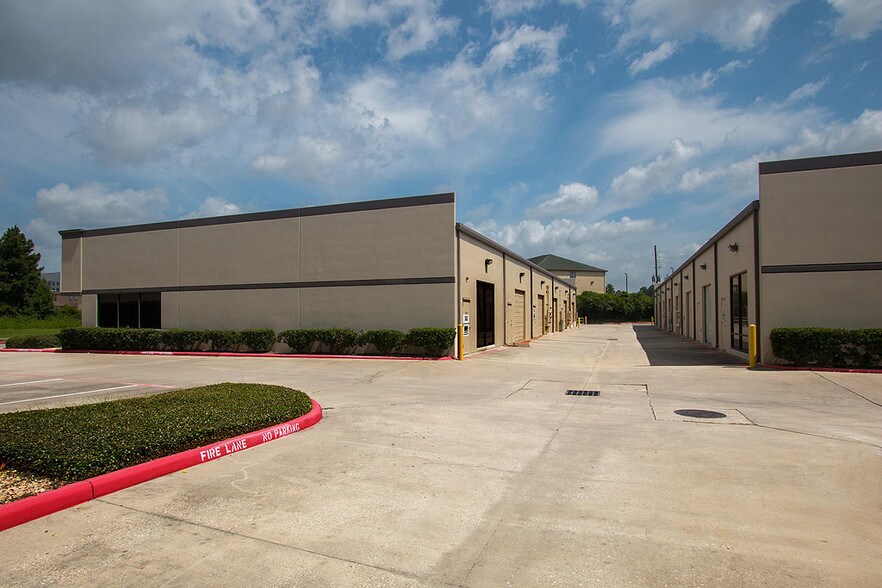 More Photos Of 25003 Pitkin Rd, Spring Unknown For Lease