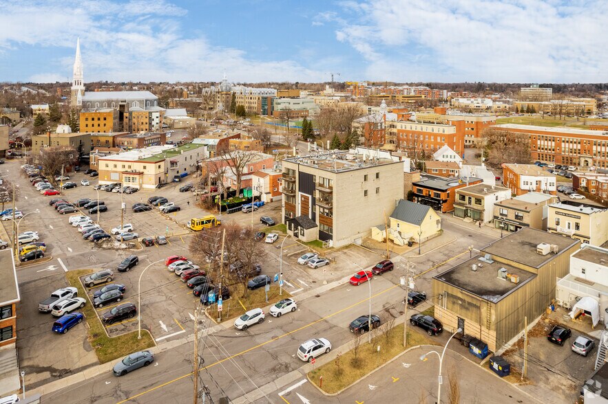 More Photos Of 18-20 Rue Turgeon, Ste-Thérèse Apartments For Lease