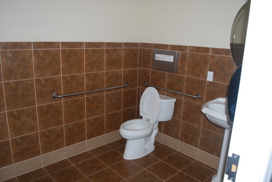 More Photos Of 1771 Grogan Ave, Merced Warehouse For Sale