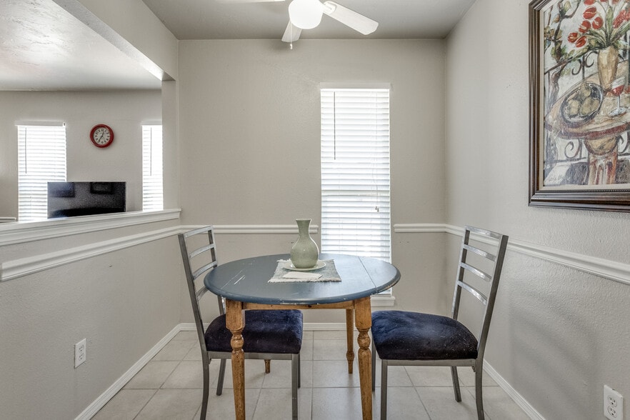 More Photos Of NW 10th St & N Classen Blvd, Oklahoma City Apartments For Sale