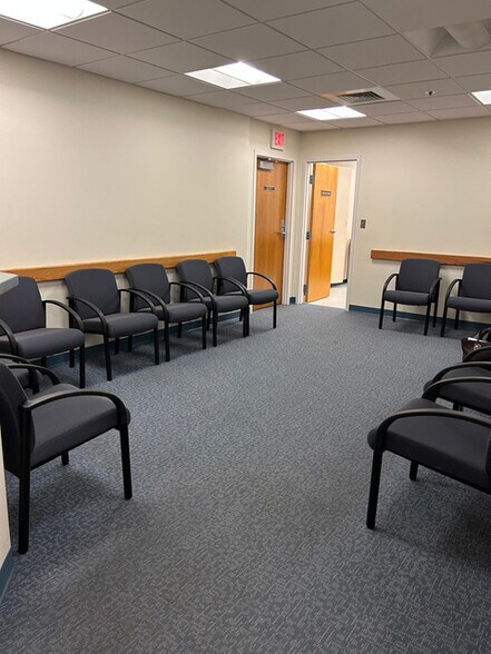 More Photos Of 955 Main St, Winchester Medical For Lease