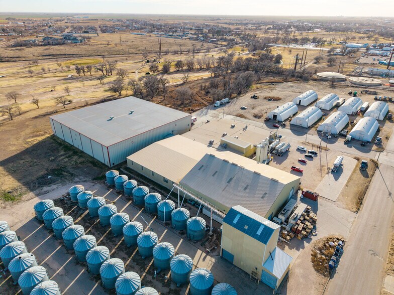 More Photos Of 225 Lawton Ave, Hereford Manufacturing For Sale