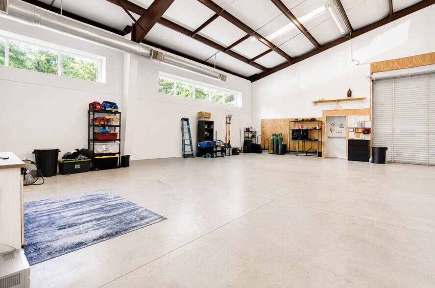 More Photos Of 165 Coile Dr, Athens Light Manufacturing For Sale