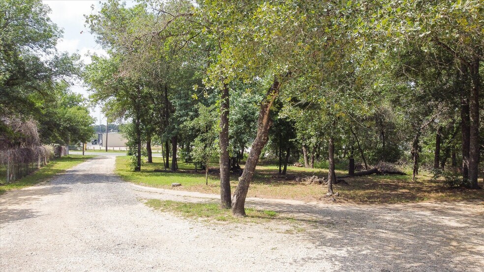 More Photos Of 3710 Waterwood Pass, Elmendorf Restaurant For Sale