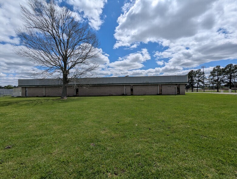 More Photos Of 6095 College St, Beaumont Office For Sale