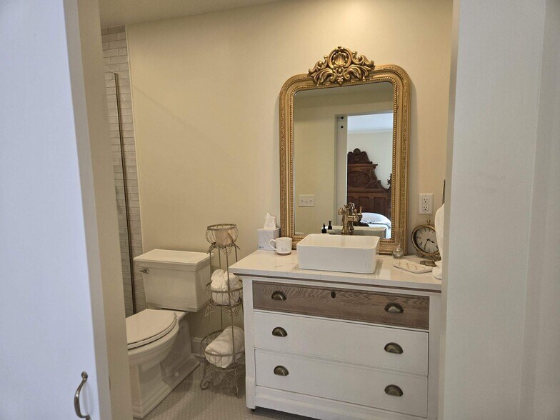 More Photos Of 202 W Main St, Decorah Sorority Fraternity House For Sale