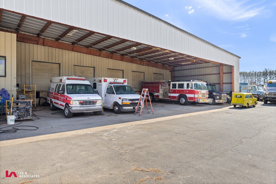 More Photos Of 4151 Industrial Park Dr, Norcross Warehouse For Lease