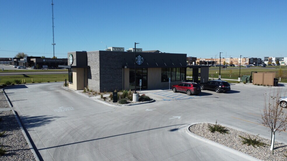 More Photos Of 4675 Washington St, Grand Forks Restaurant For Sale