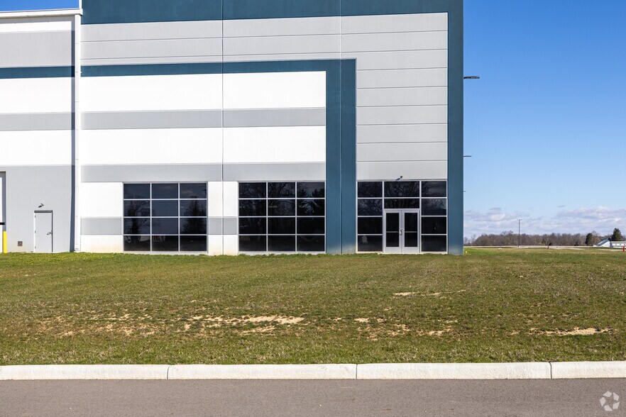 More Photos Of 1925 Union Airpark Blvd, Union Warehouse For Lease