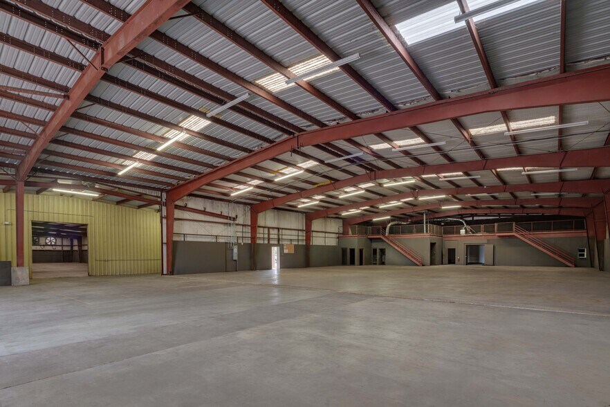 More Photos Of 4909 Fulton St, Houston Warehouse For Lease