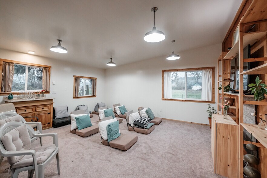 More Photos Of 909 Curry Rd, Roseburg Specialty For Sale