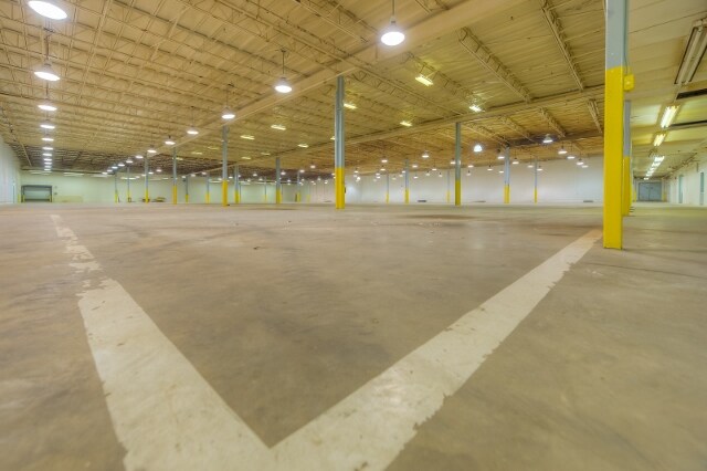 More Photos Of 1315 W Oakridge Dr, Albany Manufacturing For Sale