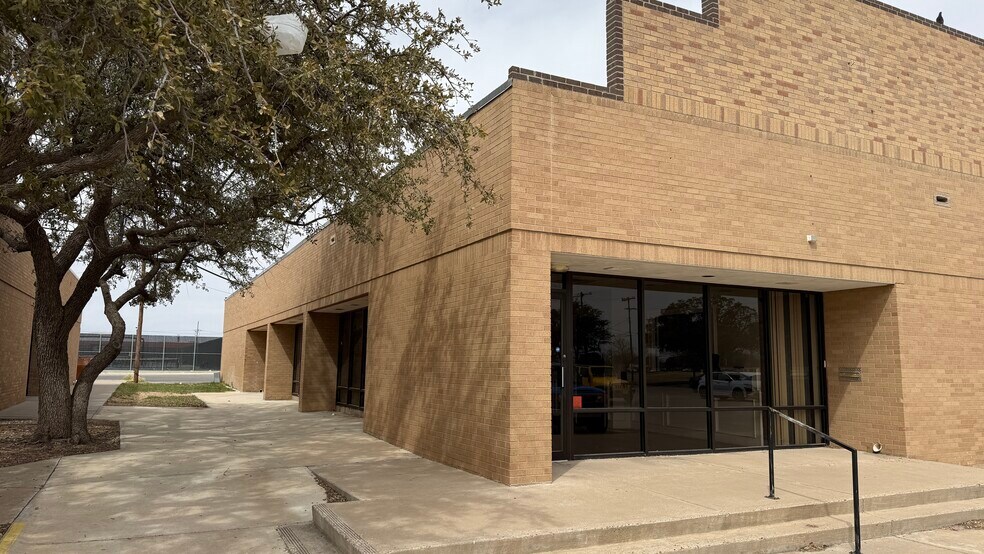 More Photos Of 1941 E 37th St, Odessa Office For Sale