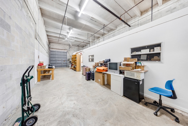 More Photos Of 7953-7967 NW 64th St, Miami Warehouse For Lease