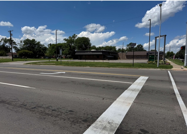 Primary Photo Of 123 N Inkster Rd, Garden City Fast Food For Lease