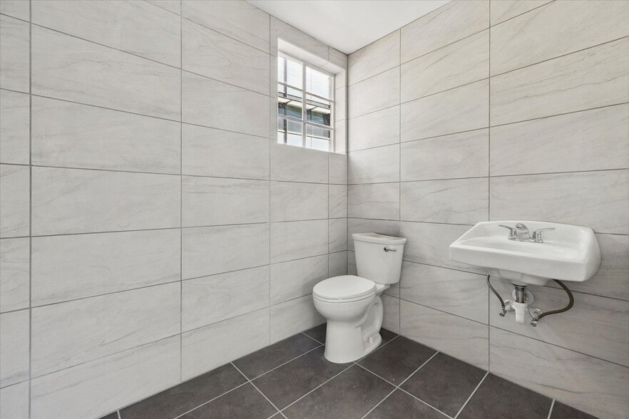 More Photos Of 1240 Speer Blvd, Denver Freestanding For Sale