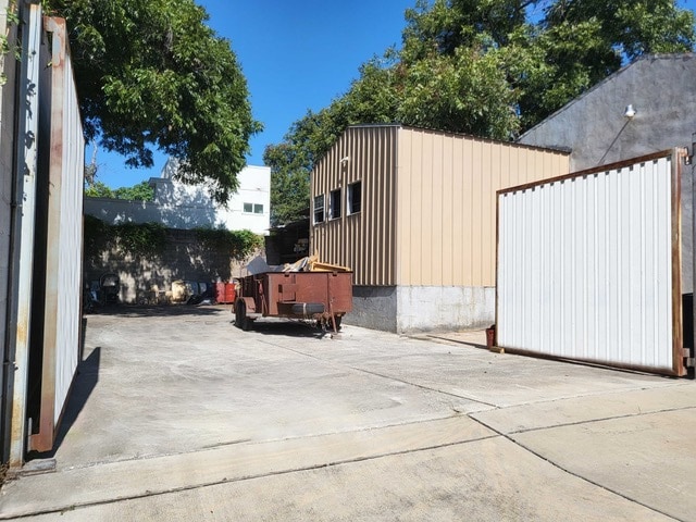 More Photos Of 2519 E 5th St, Austin Warehouse For Lease